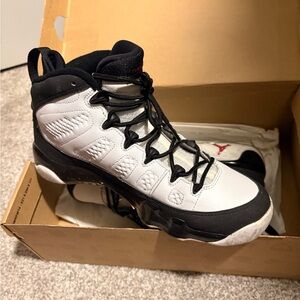 Jordan Women's Shoes Black and White